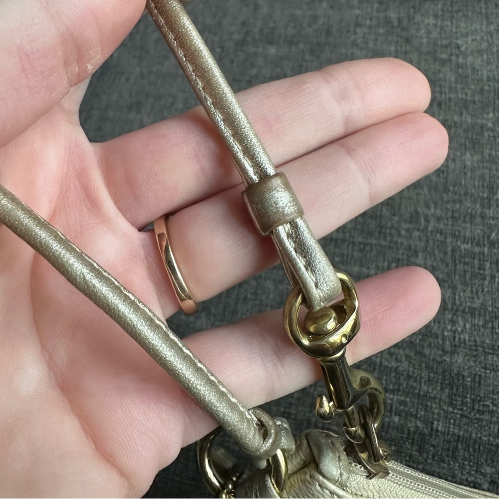 Vintage Y2K Gold Coach Wristlet - Picture 5 of 10